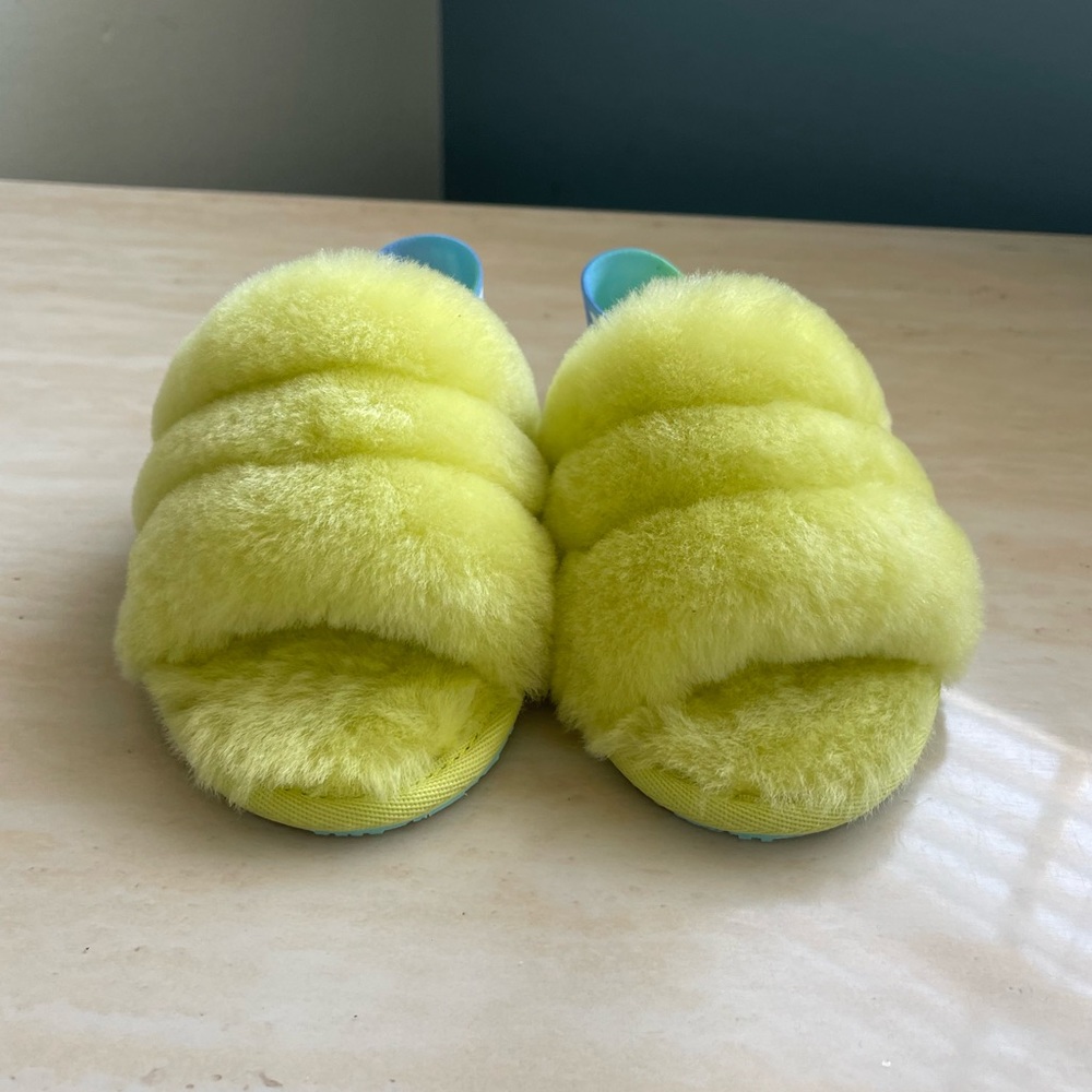 UGG Little Kids Fluff Yeah Yellow Slippers Size USA 10